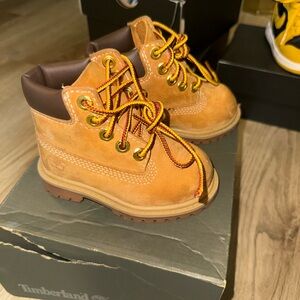 Timberland Toddler 6-Inch Premium Waterproof Boots – Size 4M (Wheat)